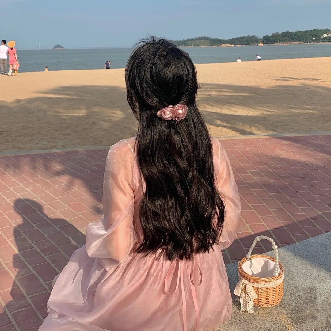 女老板助乡下小伙扶摇直上